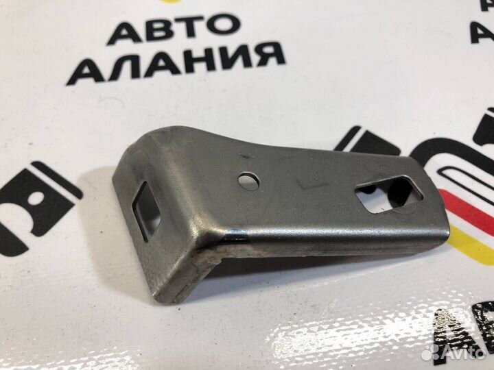 Кронштейн левый Bmw 3 F30 N20B20B 2013