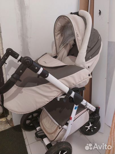 Коляска 3 в 1 с автолюлькой