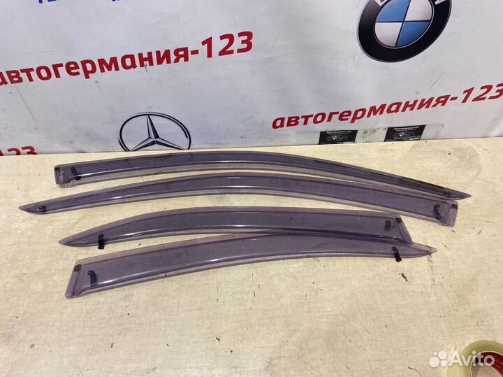 Дефлектор окон Mercedes C200 W204 271.950 2008