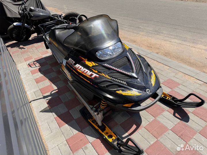 BRP SKI-DOO summit 700 2001