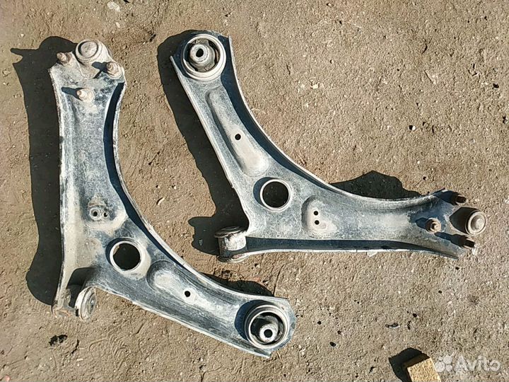 Рычаг передний skoda superb 2 2014 г