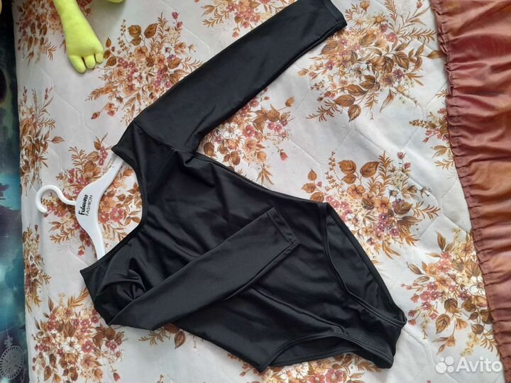 Купальник для гимнастики и чешки