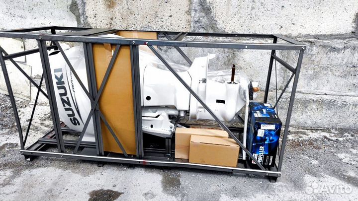 Мотор лодочный Suzuki DF200ATX белый