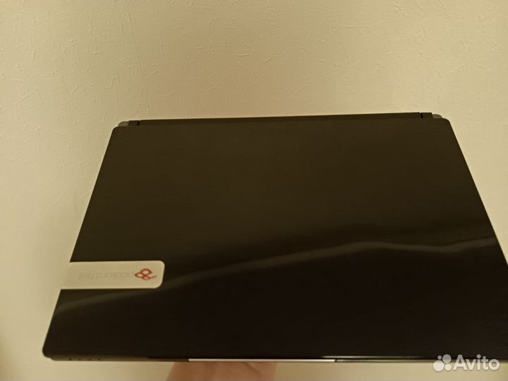 Прадаётся нетбук Packard bell