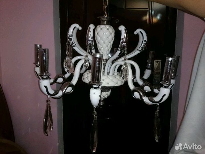 Люстра белая