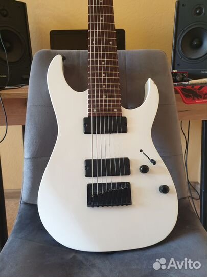 Восьмиструнная электрогитара Ibanez RG8