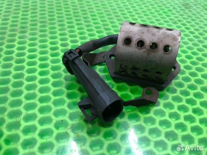 Реле включения вентилятора LADA Kalina универсал