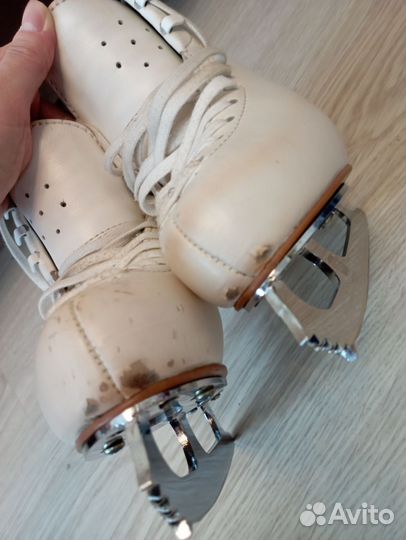 Фигурные коньки edea 200