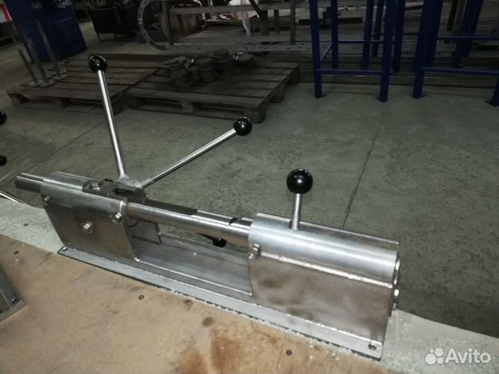 Устройство для снятия мяса с костей птицы. Я6-уо