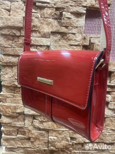 Сумка красная лаковая