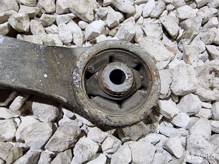 Кронштейн заднего редуктора Паджеро 4