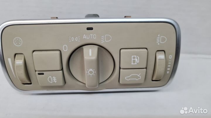 Выключатель освещения автомобиля