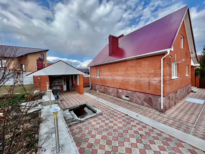 Дом 277,2 м² на участке 13,5 сот.