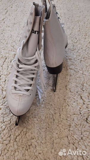 Коньки женские 37