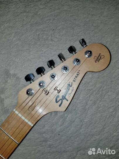 Squier by Fender