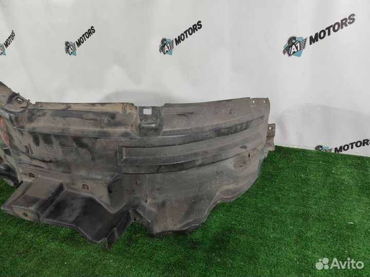 Подкрылок передний правый Nissan X-Trail NT30