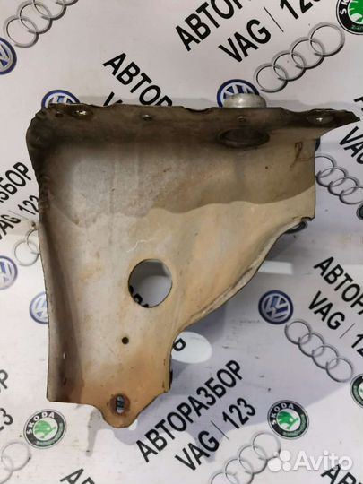 Тепловой экран коллектора Шкода Октавия тур А4