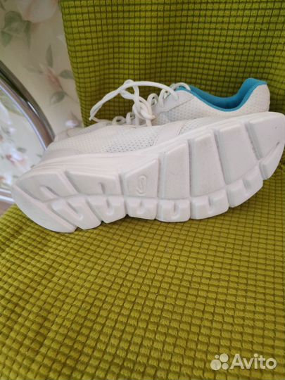 Кроссовки женские летние