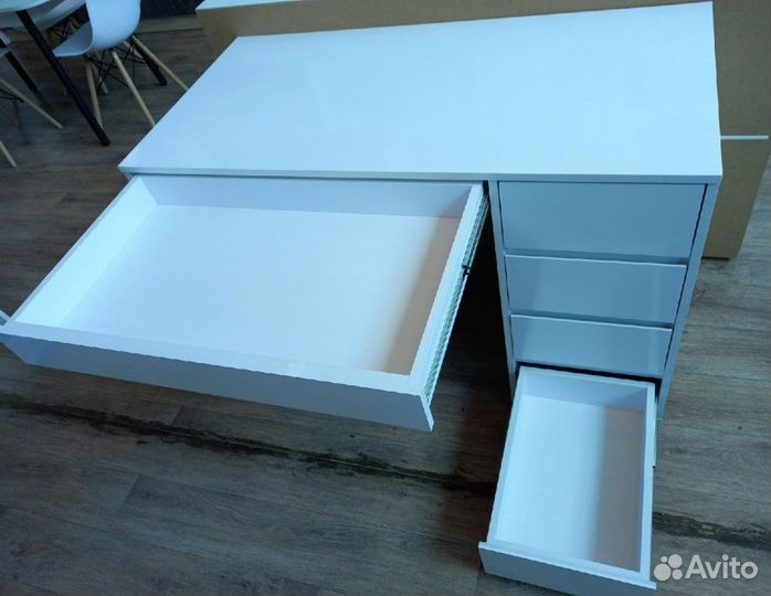 Компьютерный стол / Письменный стол