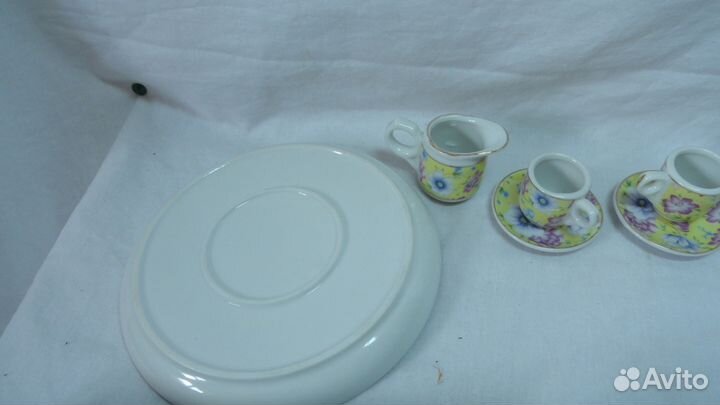 Антиквариат из Европы. Кукольный чайный сервиз