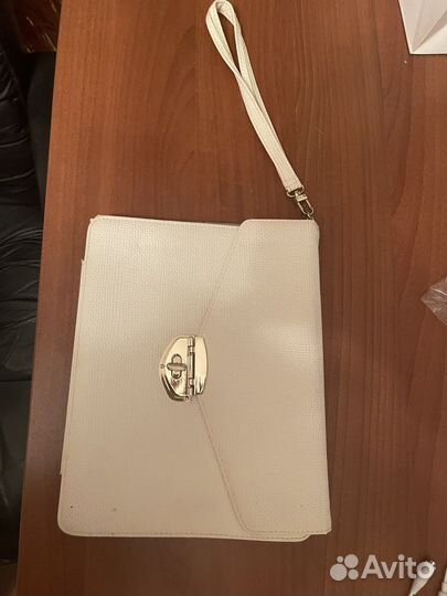 Чехол на iPad