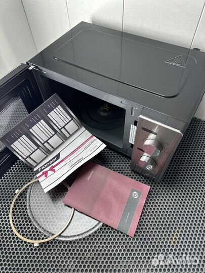 Микроволновая печь Pioneer новая хром черная