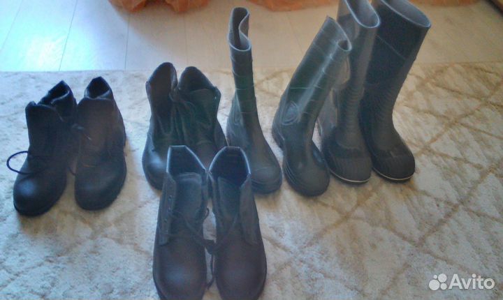 Резиновые сапоги и ботинки