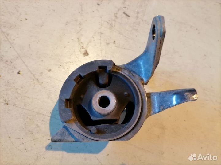 Опора двигателя (подушка двс) передняя левая GJ6G