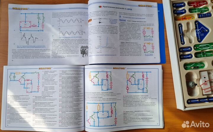 Электронный конструктор Знаток. 1000 схем