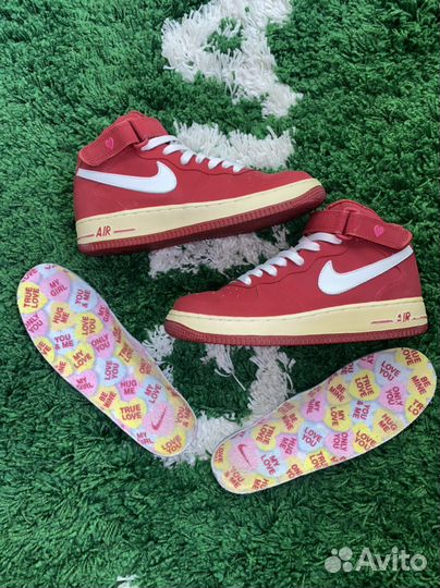 Nike Air Force 1 Mid Valentines Day Vintage 2004