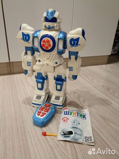 Игрушка робот