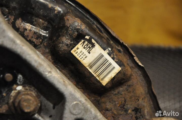 Ступица задняя левая Lexus IS250 GSE20