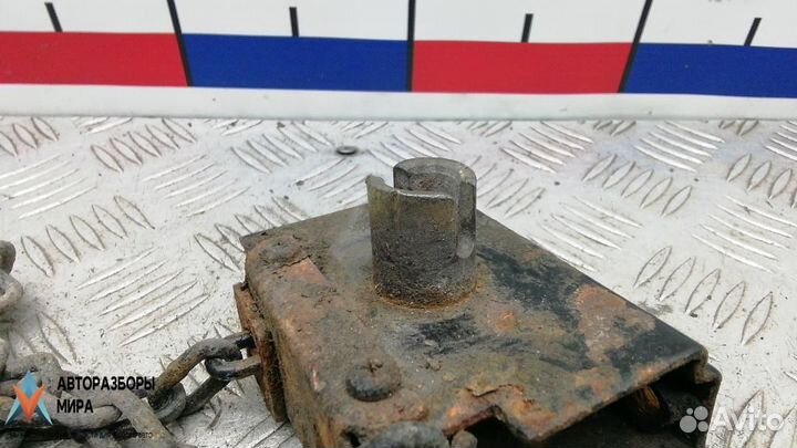 Крепление запаски Nissan Pathfinder R51 2005