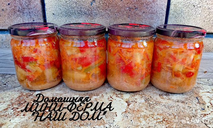 Филе молочного поросёнка с овощами и подливкой