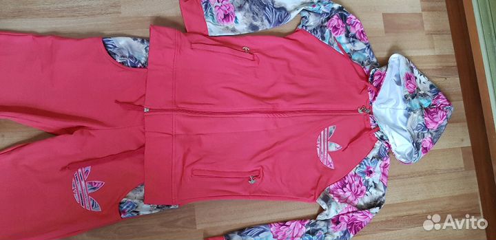 Костюм спортивный новый