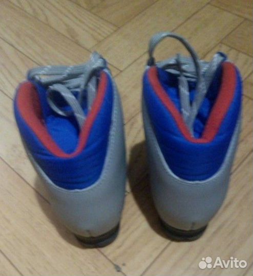 Лыжные ботинки