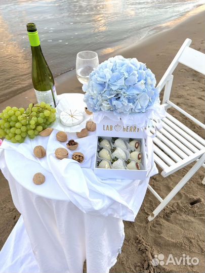 Боксы из клубники и цветов