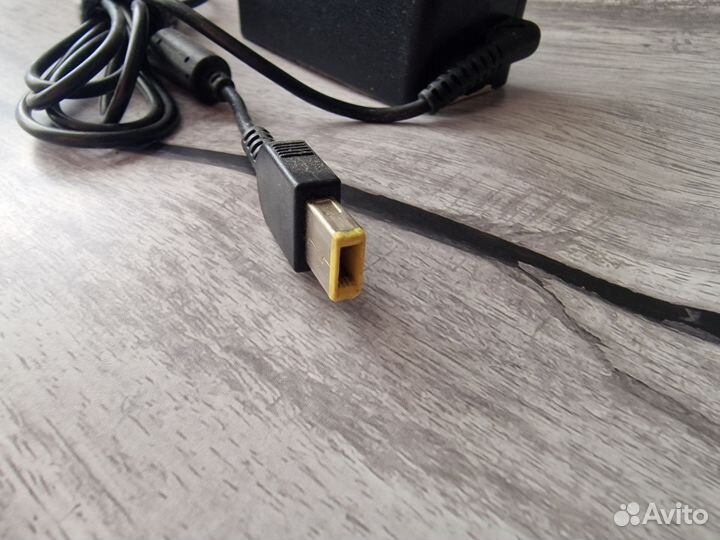 Блок питания для ноутбука Lenovo прямоугольная
