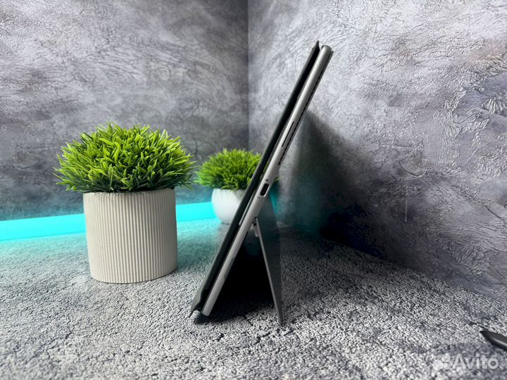 Ноутбук-планшет Dell i5-1140G7/16 RAM/256