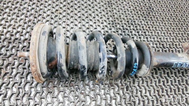 Стойка передняя Mitsubishi L200 4 (2006–2015)