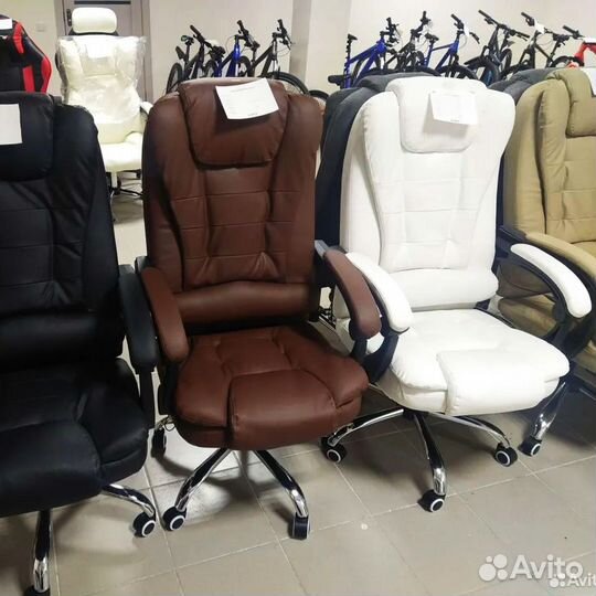 Компьютерное офисное кресло руководителя