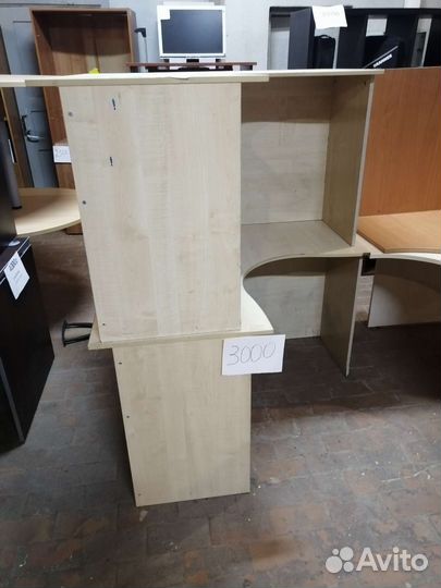 Стол угловой