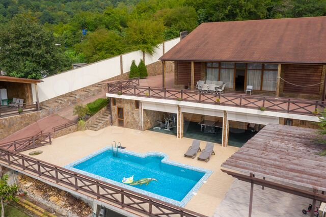 Дом 300 м² на участке 25 сот.