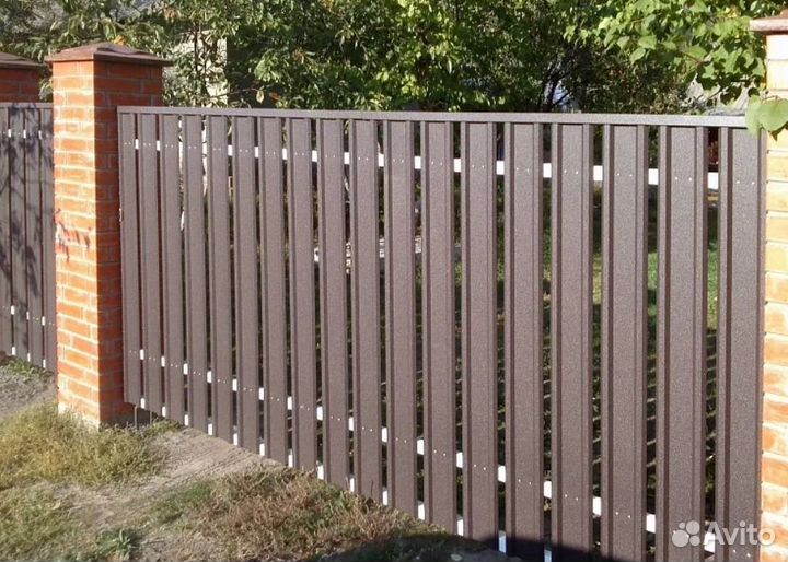 Забор из евроштакетника,калитки под ключ