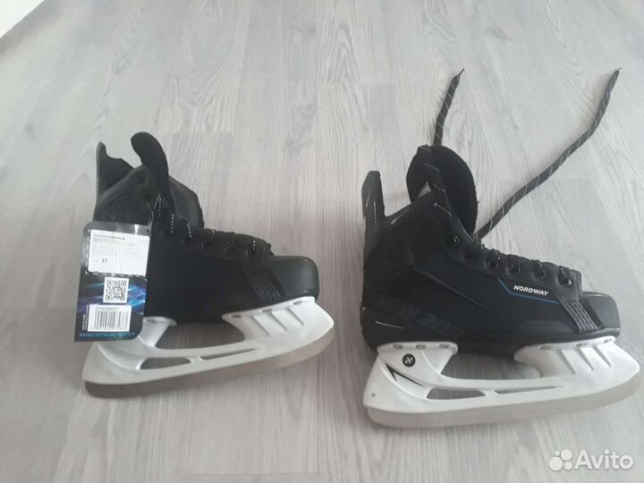 Коньки хоккейные