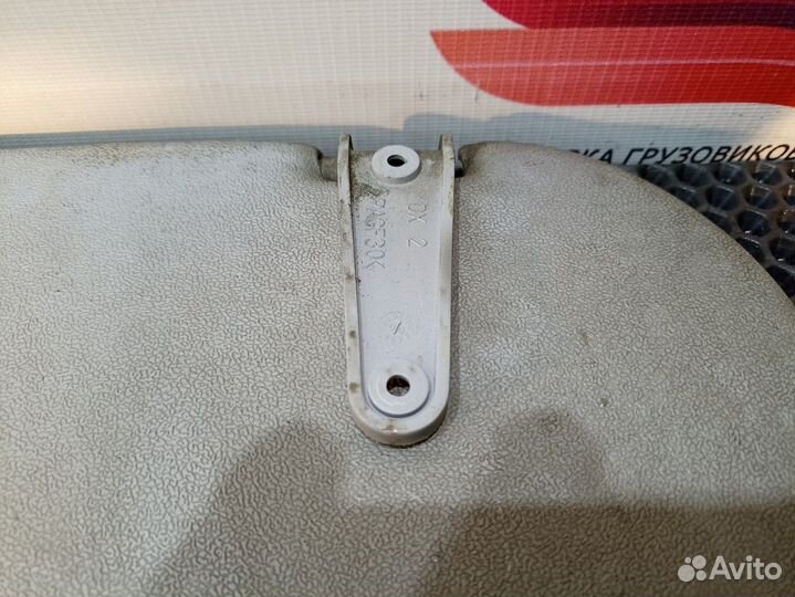 85637016004 Козырек солнцезащитный правый