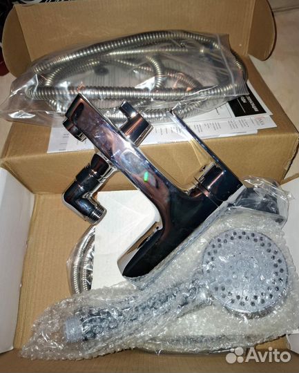 Смеситель на борт ванны rossinka s35-38