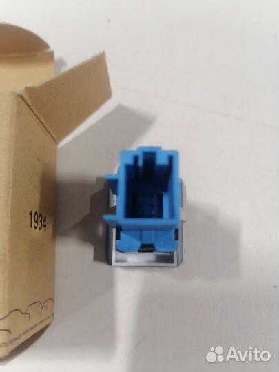 Кнопка противотуманной фары задней VW Transporter