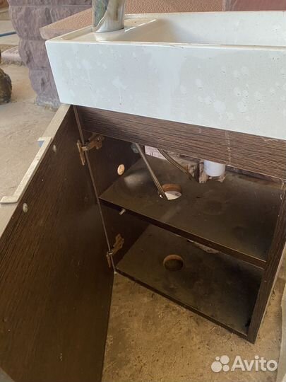 Раковина с тумбой