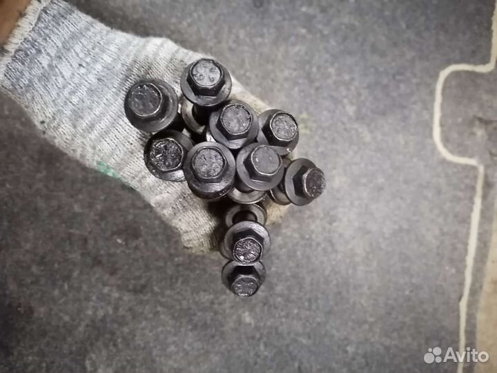 Болт гбц Chevrolet lacetti 1,6